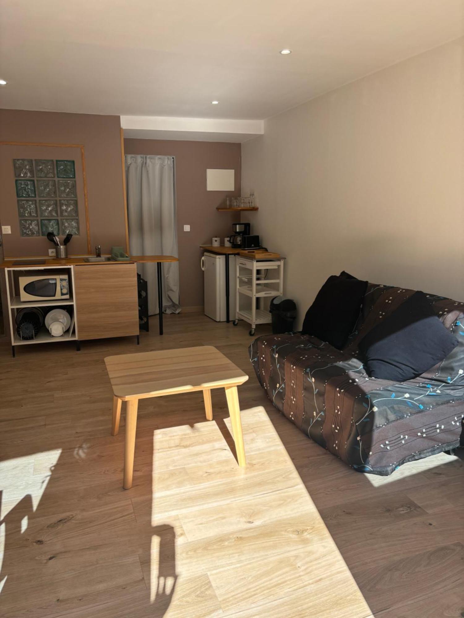 Studio Au Coeur Du Vieux Village Vitrolles  Extérieur photo